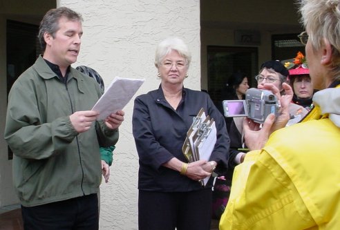 Peter reads letter we all signed to Eshoo's staffer.