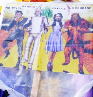 Impression of the wizard of oz applied to current politics.